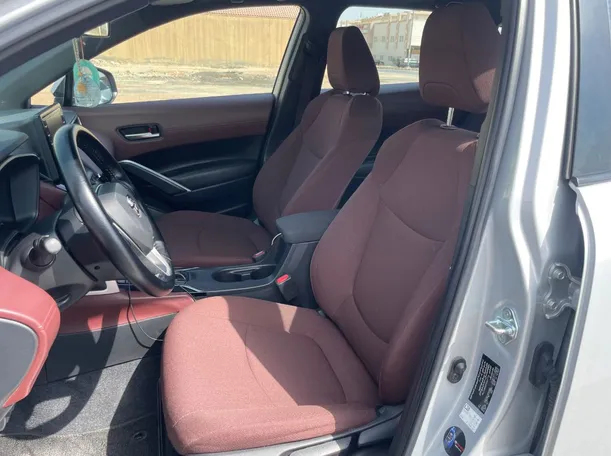 Car image 12