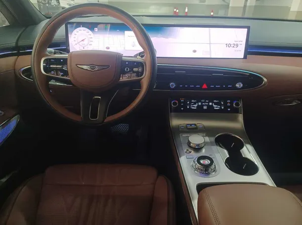Car image 16