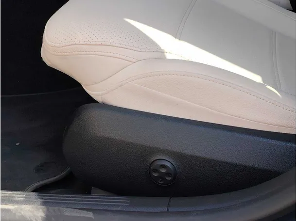 Car image 31