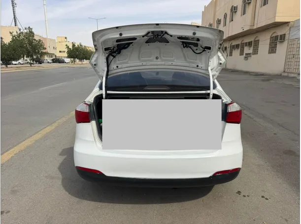 Car image 19