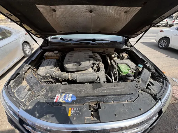 Car image 25