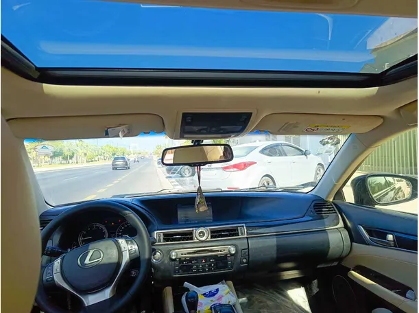 Car image 20