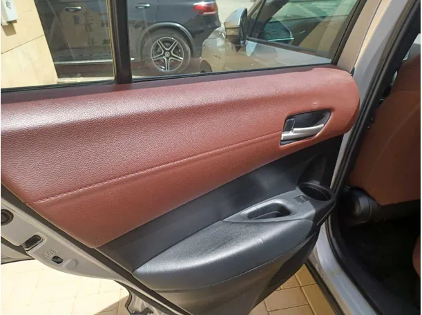 Car image 13