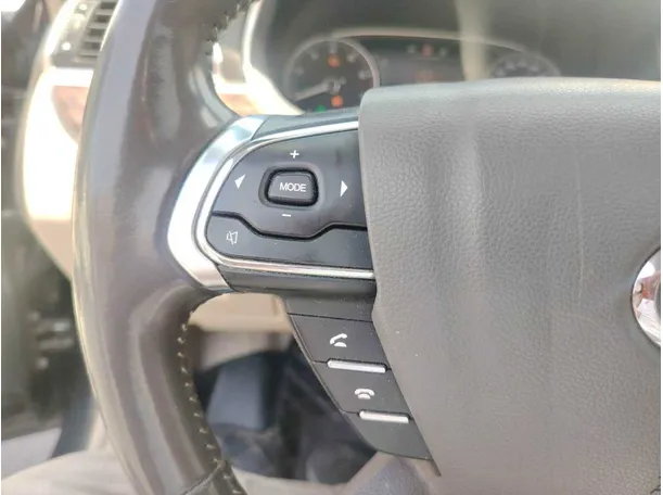 Car image 28