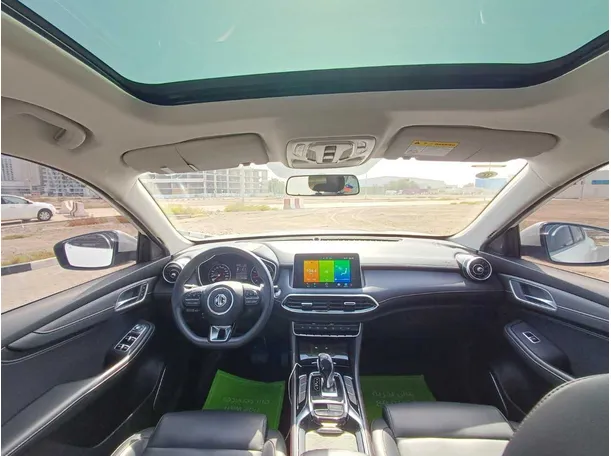 Car image 14
