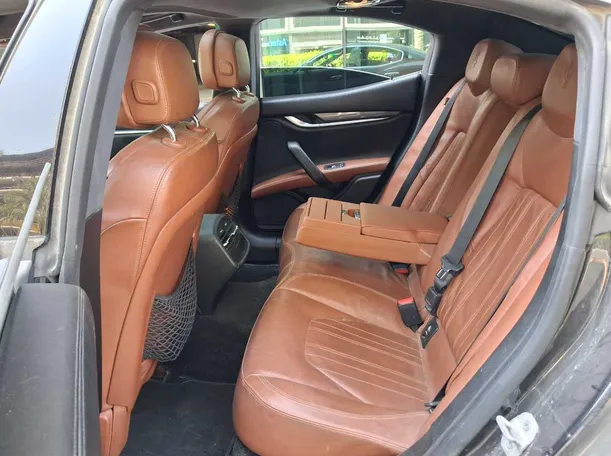 Car image 13