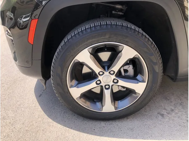 Car image 10