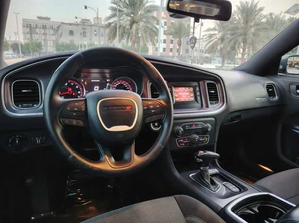 Car image 25
