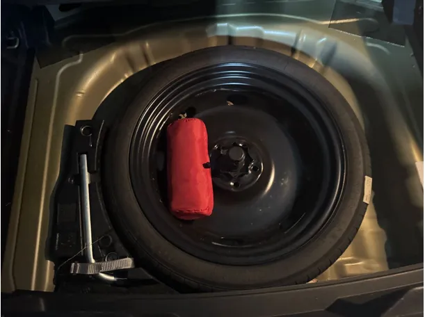 Car image 23