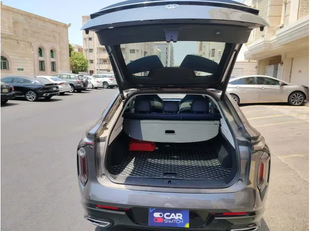 Car image 30