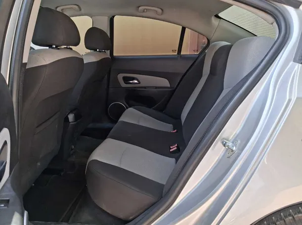 Car image 13