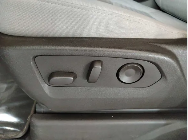 Car image 46