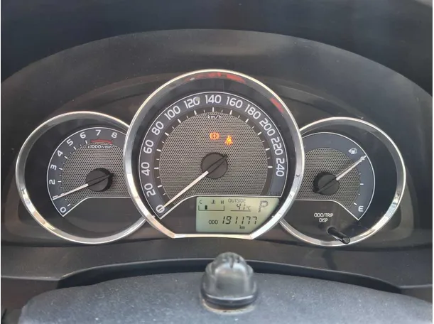 Car image 30