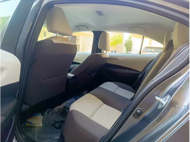 Car image 17