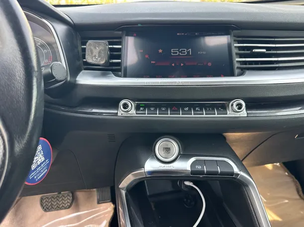Car image 16