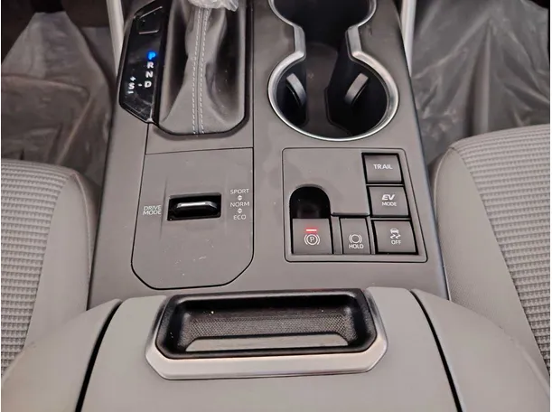 Car image 23