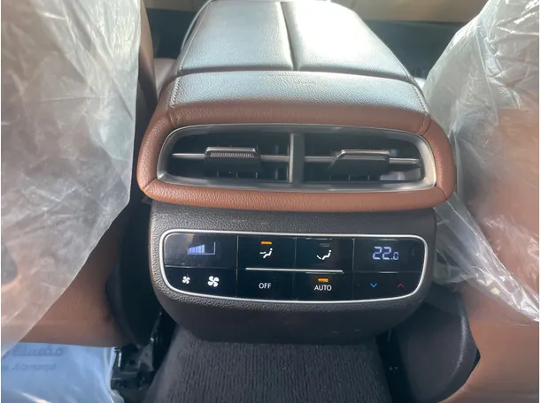 Car image 25