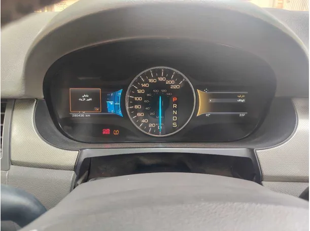 Car image 24