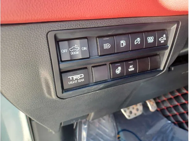 Car image 24
