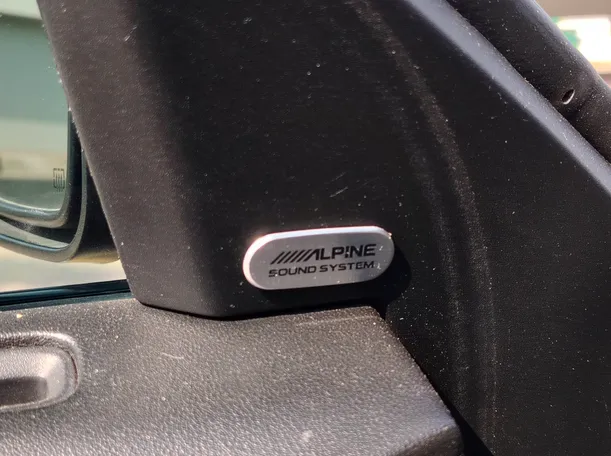 Car image 30