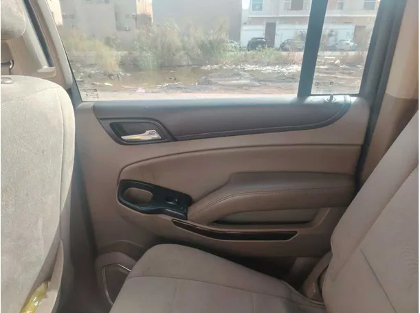 Car image 40
