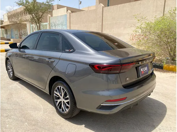 Car image 7
