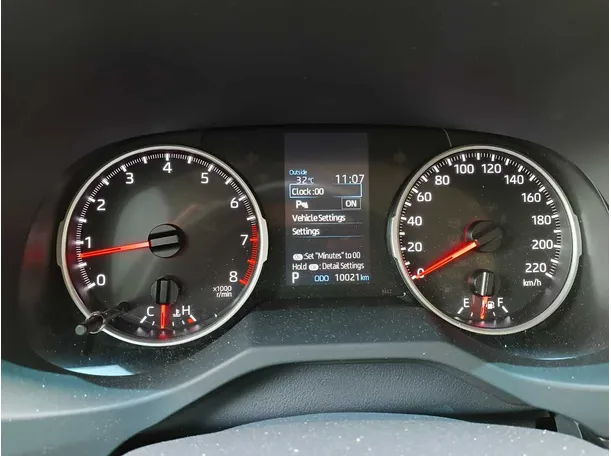 Car image 18