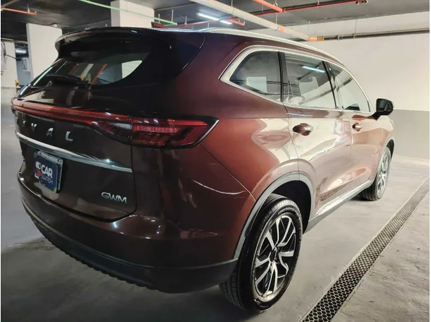 Car image 6
