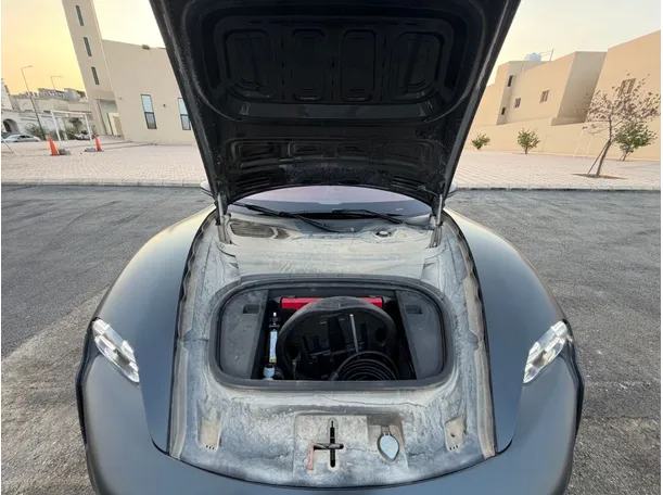 Car image 19