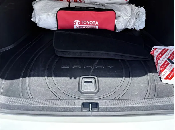Car image 25