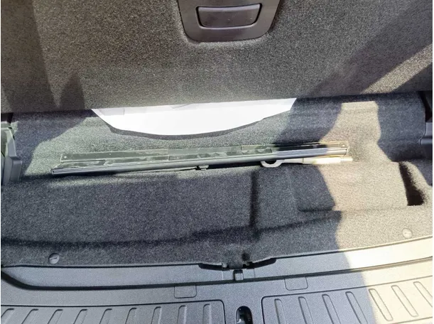 Car image 35