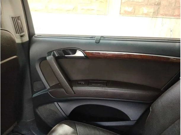 Car image 38