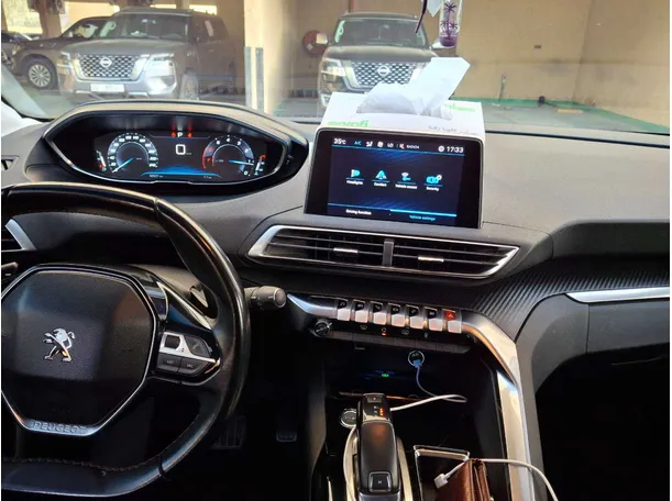 Car image 16