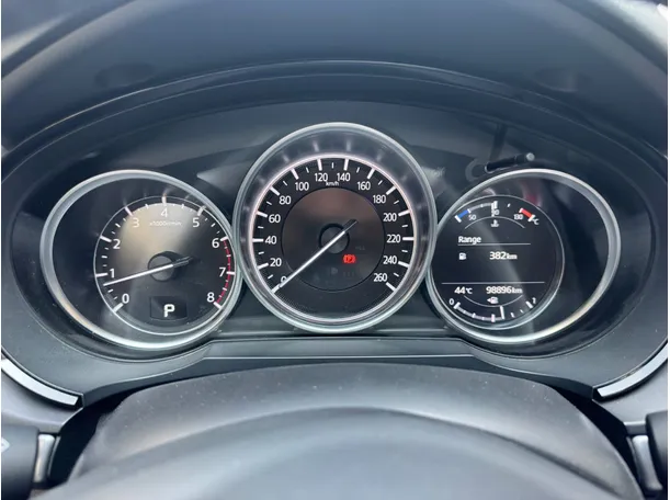 Car image 18