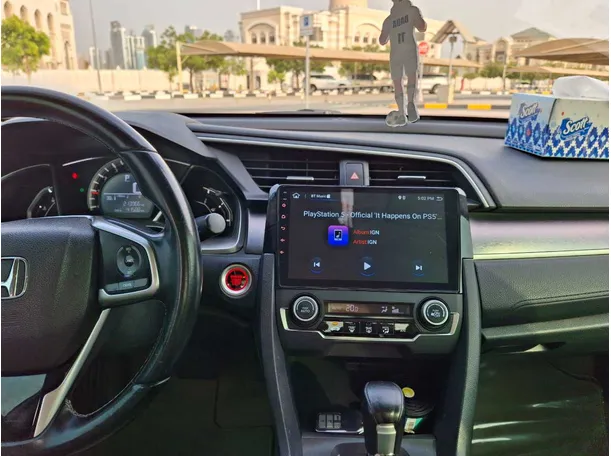 Car image 16