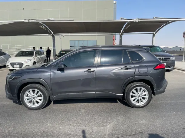 Car image 8