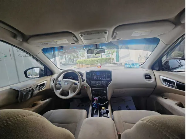 Car image 13