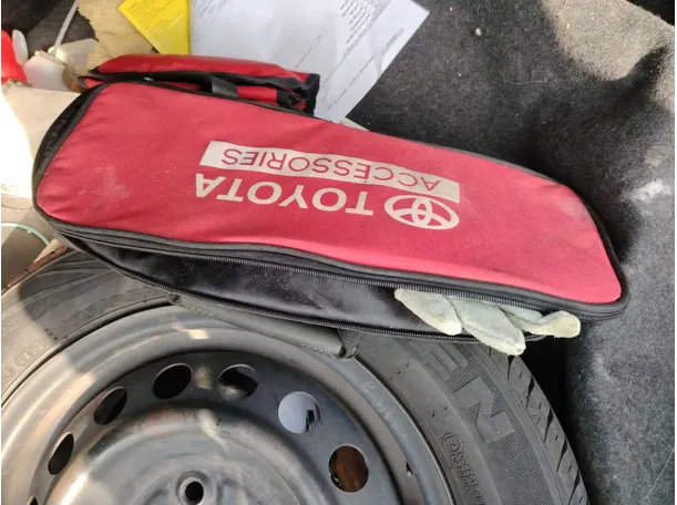 Car image 36