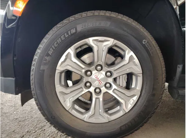Car image 10
