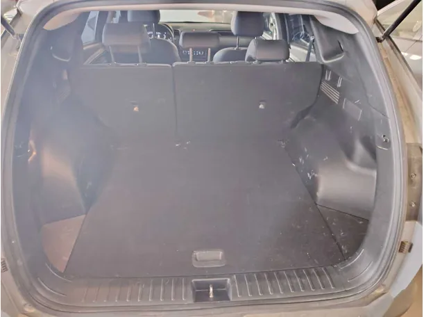 Car image 25