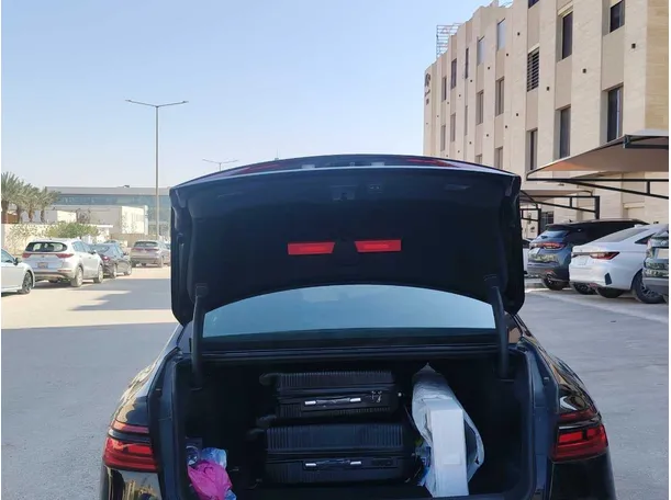 Car image 25