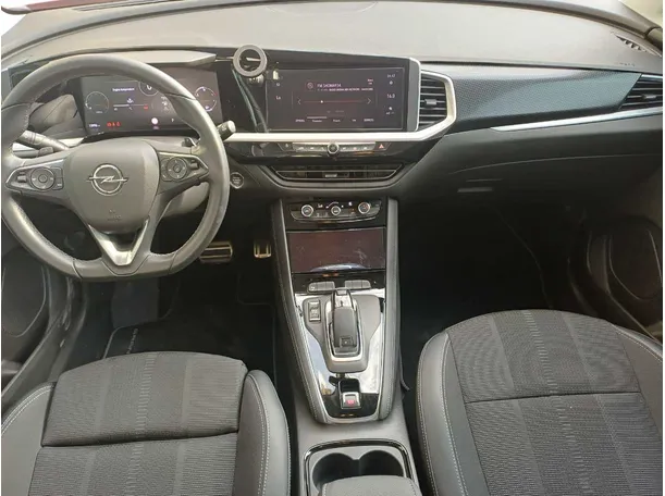 Car image 15