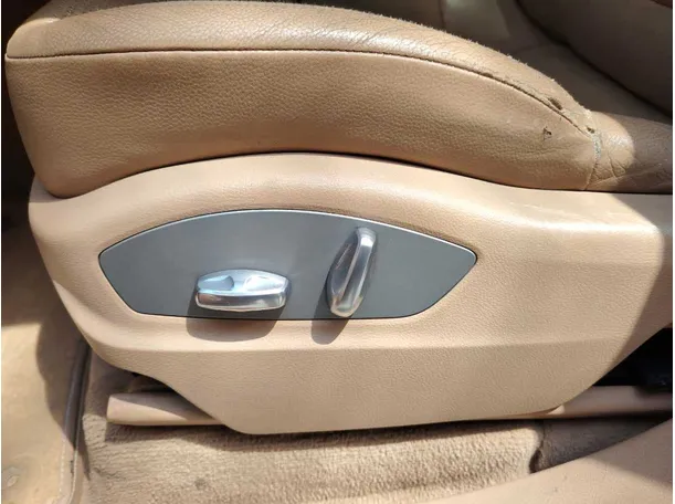Car image 41