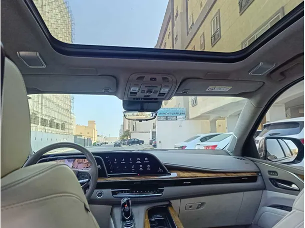 Car image 21