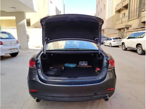 Car image 24