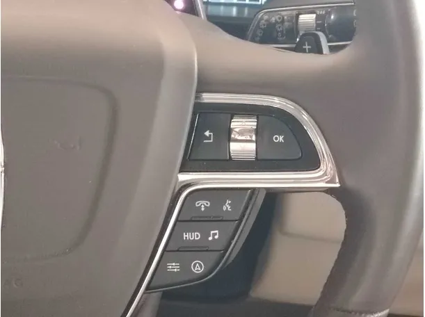 Car image 33