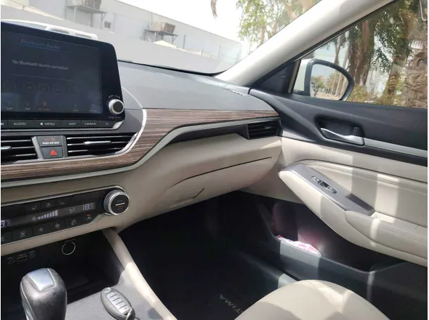 Car image 33