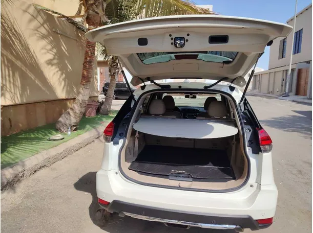 Car image 32