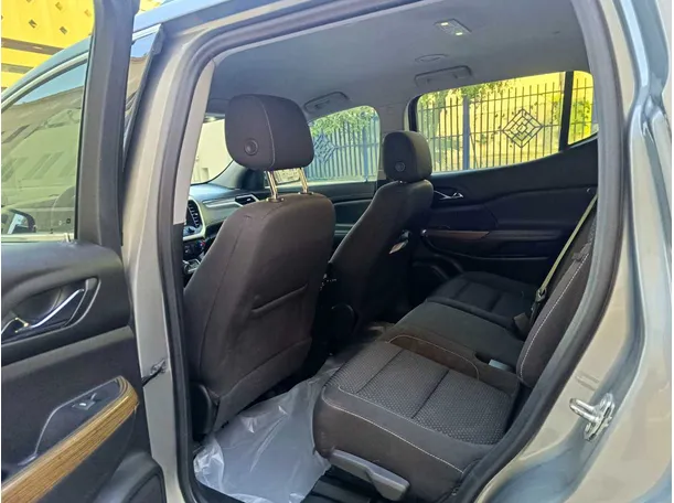 Car image 29