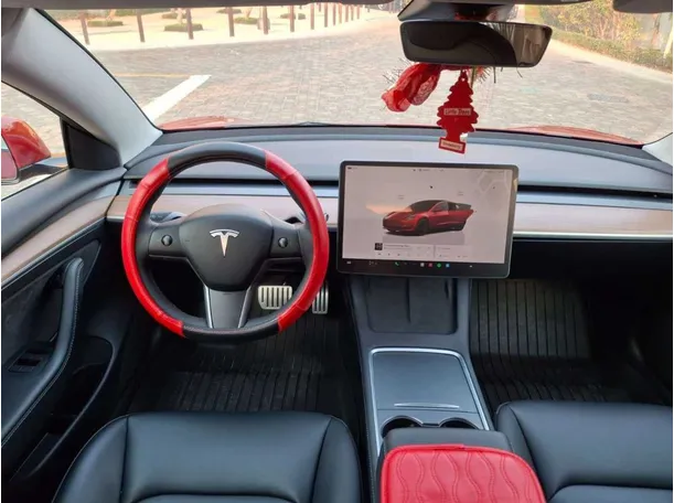 Car image 13